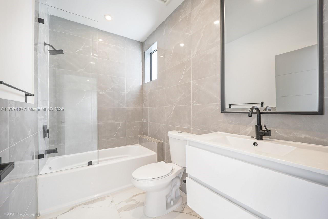 2330 SW 14th St, Miami, Florida image 16