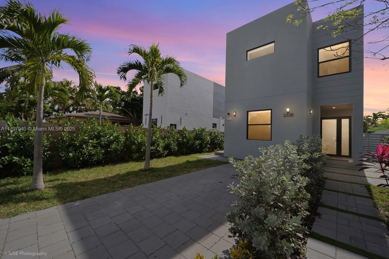 2330 SW 14th St, Miami, Florida image 2