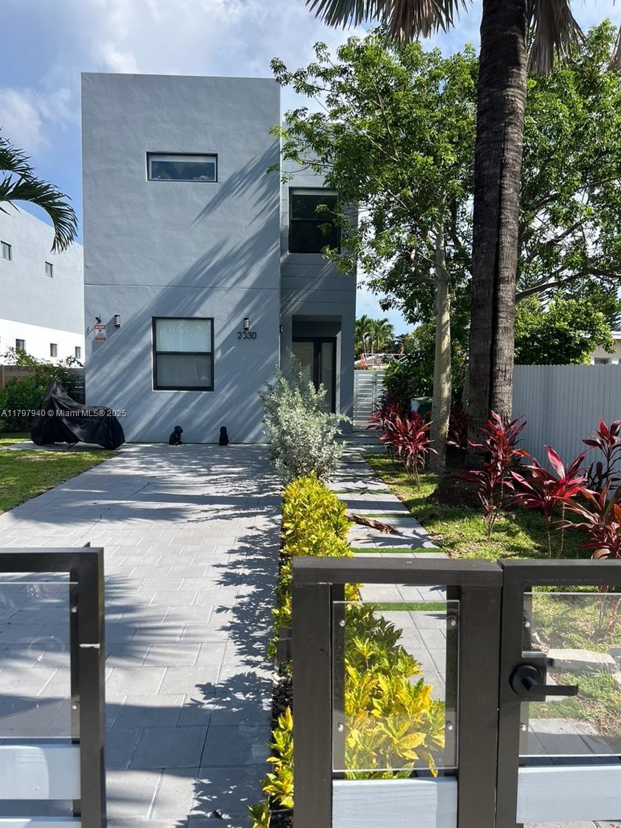 2330 SW 14th St, Miami, Florida image 4