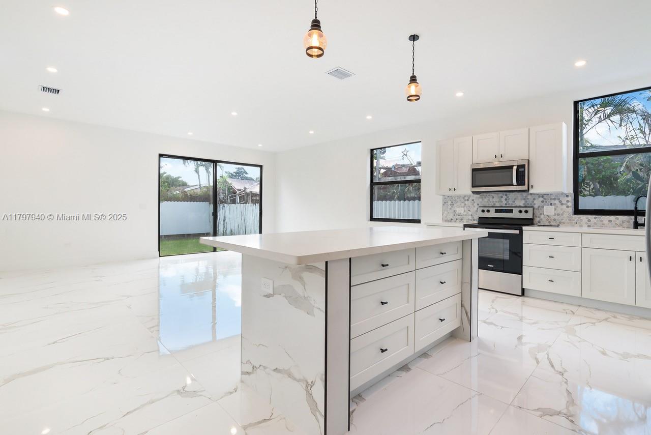 2330 SW 14th St, Miami, Florida image 7