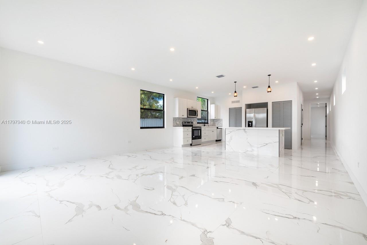 2330 SW 14th St, Miami, Florida image 9