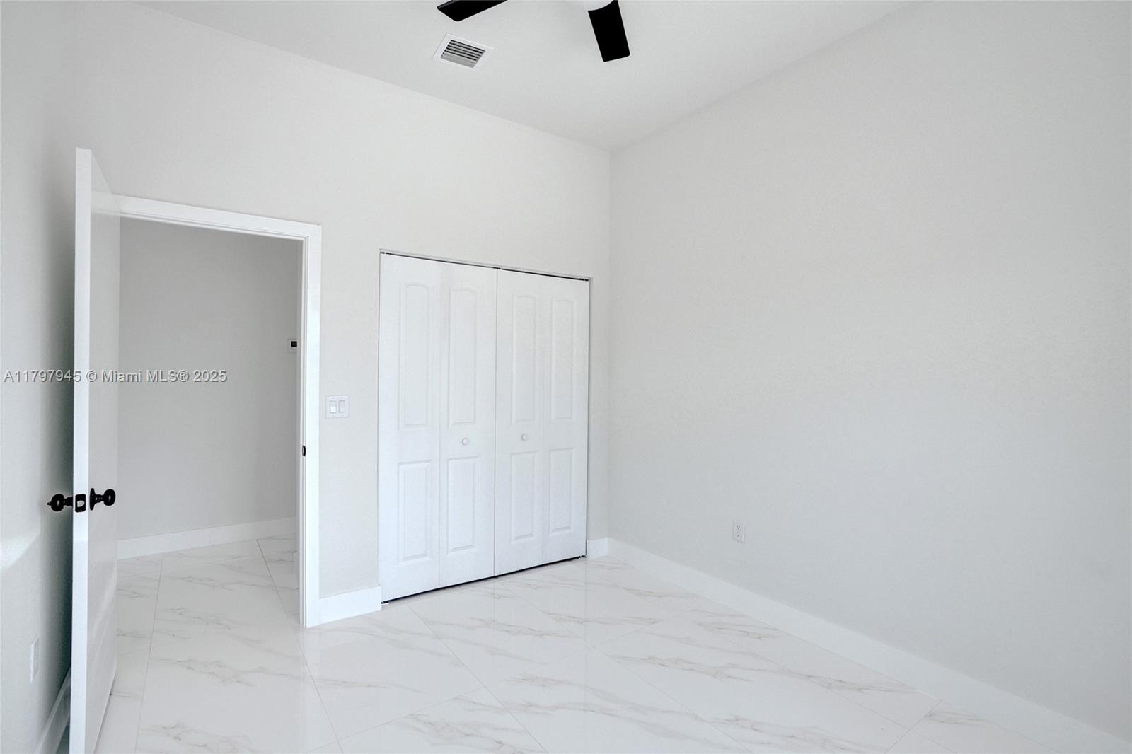 2628 NW 18th Ter, Oakland Park, Florida image 18