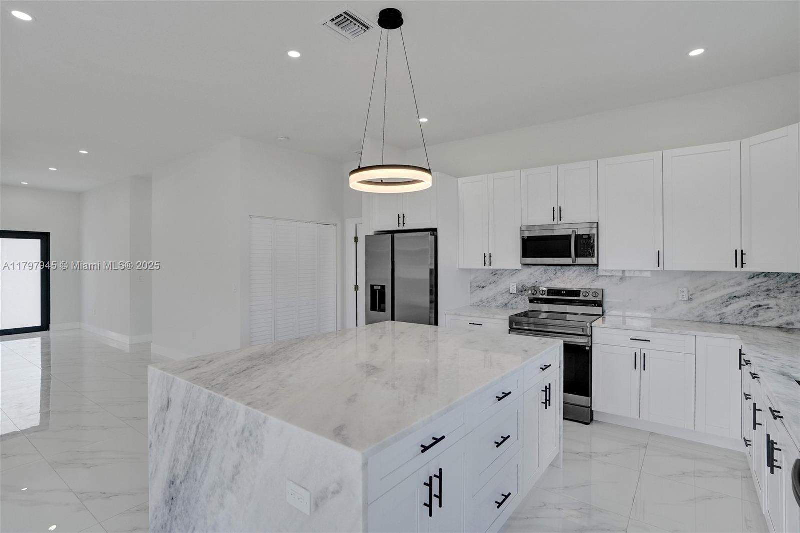 2628 NW 18th Ter, Oakland Park, Florida image 7