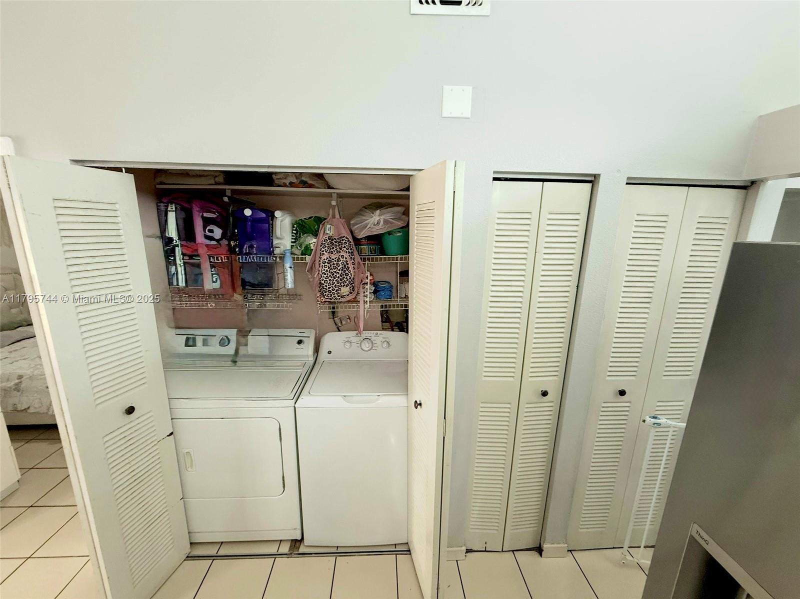 2104 W 53rd St, Hialeah, Florida image 14