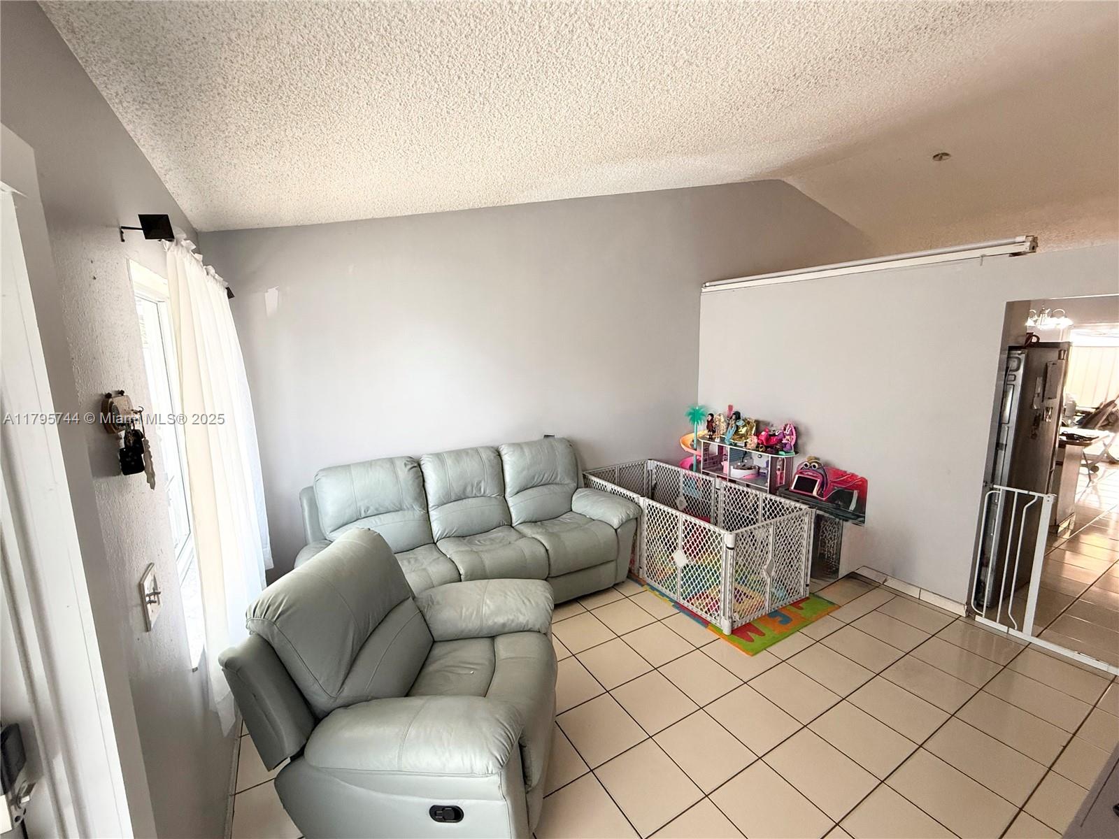 2104 W 53rd St, Hialeah, Florida image 3