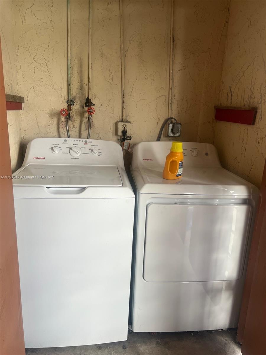 Residential, Miami, Florida image 14