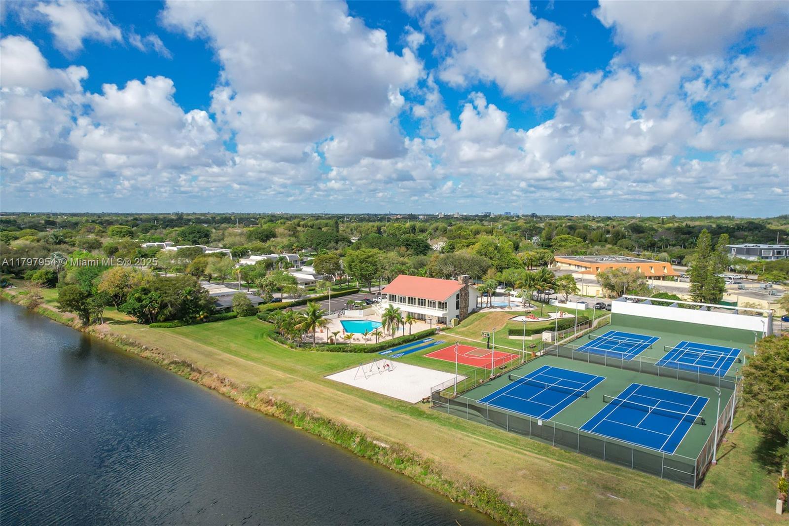 7931 Camino Cir #A-11, Miami, Florida image 15