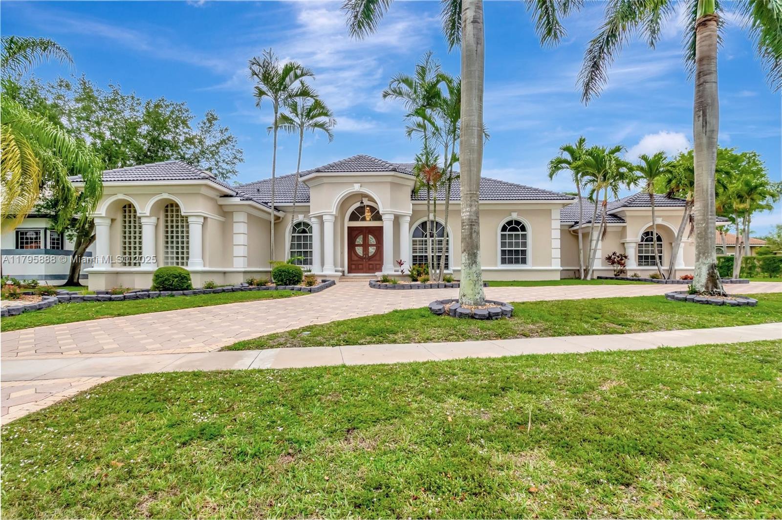 2296 Greenview Cove Drive, Wellington, Florida image 1