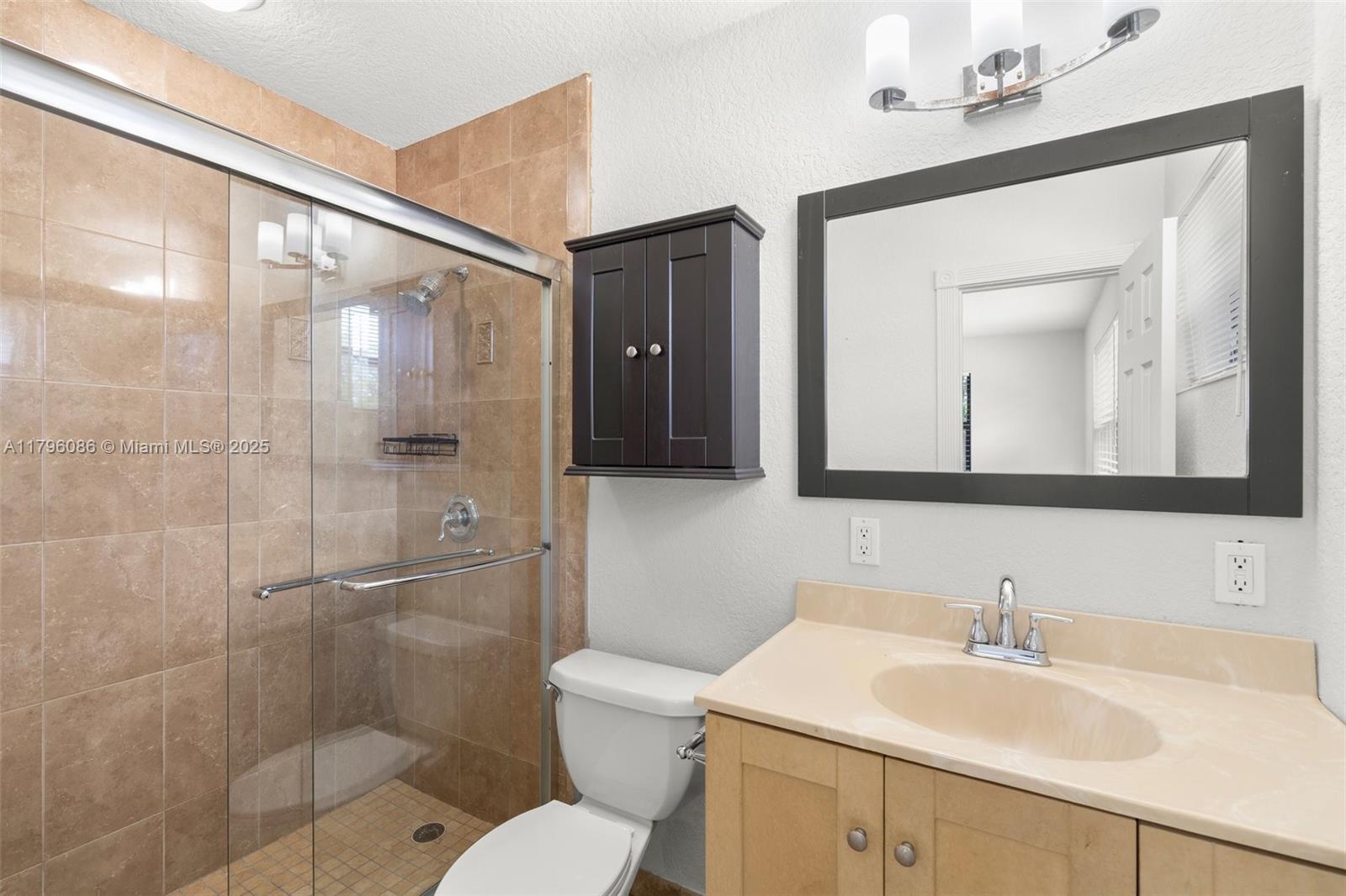 Listing Photo 11