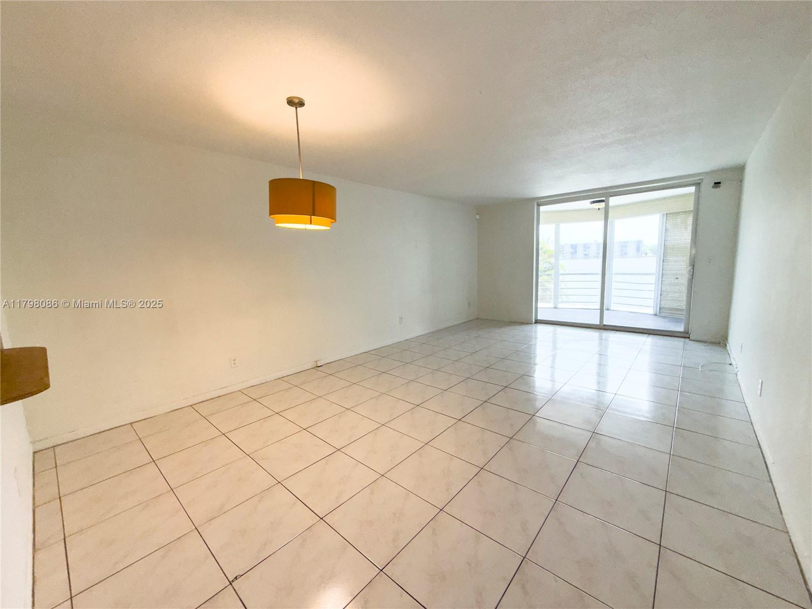 1100 NE 191st St #25E, Miami, Florida image 4