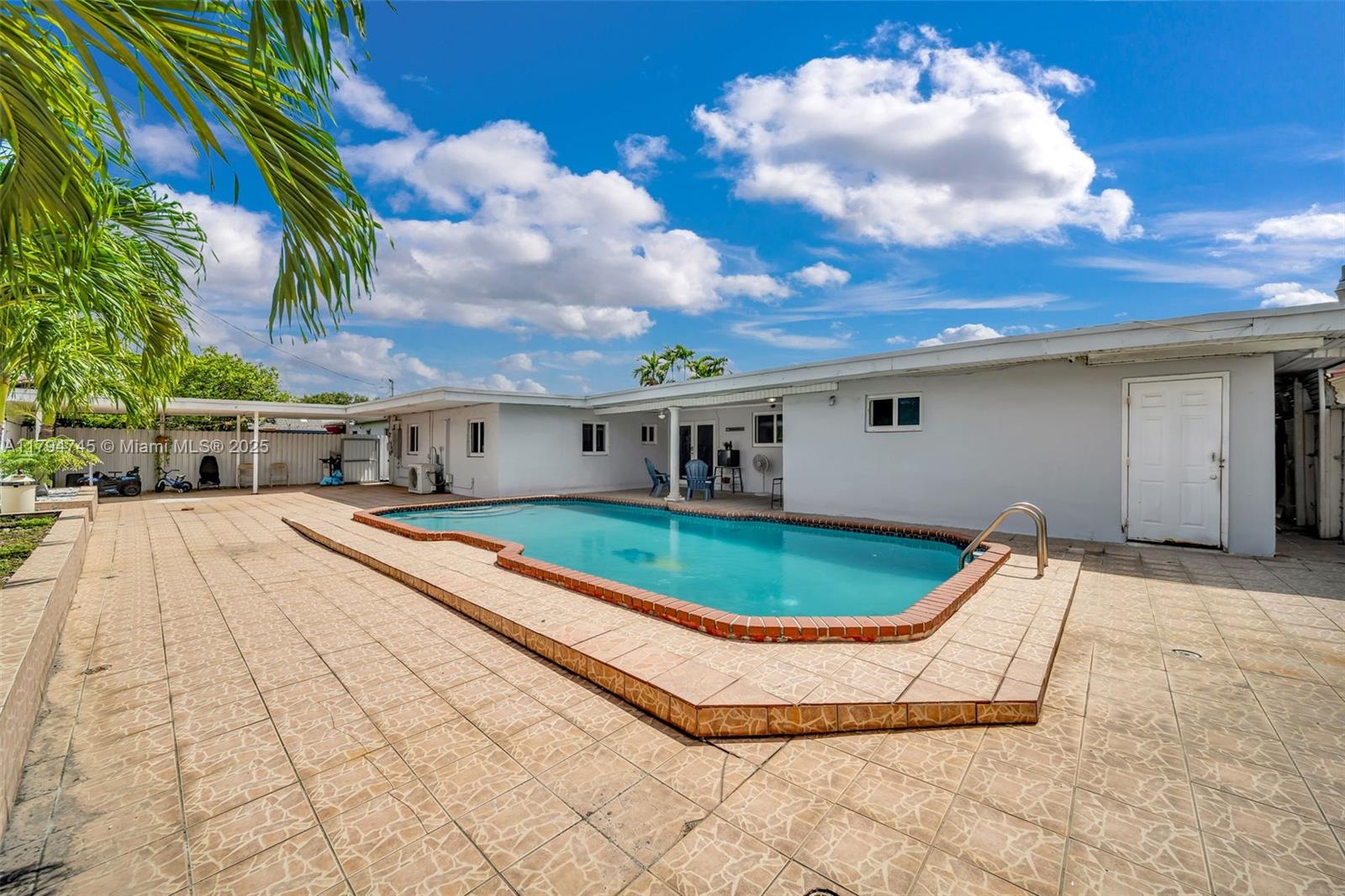1360 W 4th Ln, Hialeah, Florida image 14