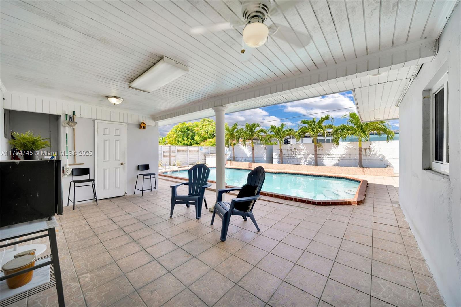 1360 W 4th Ln, Hialeah, Florida image 15
