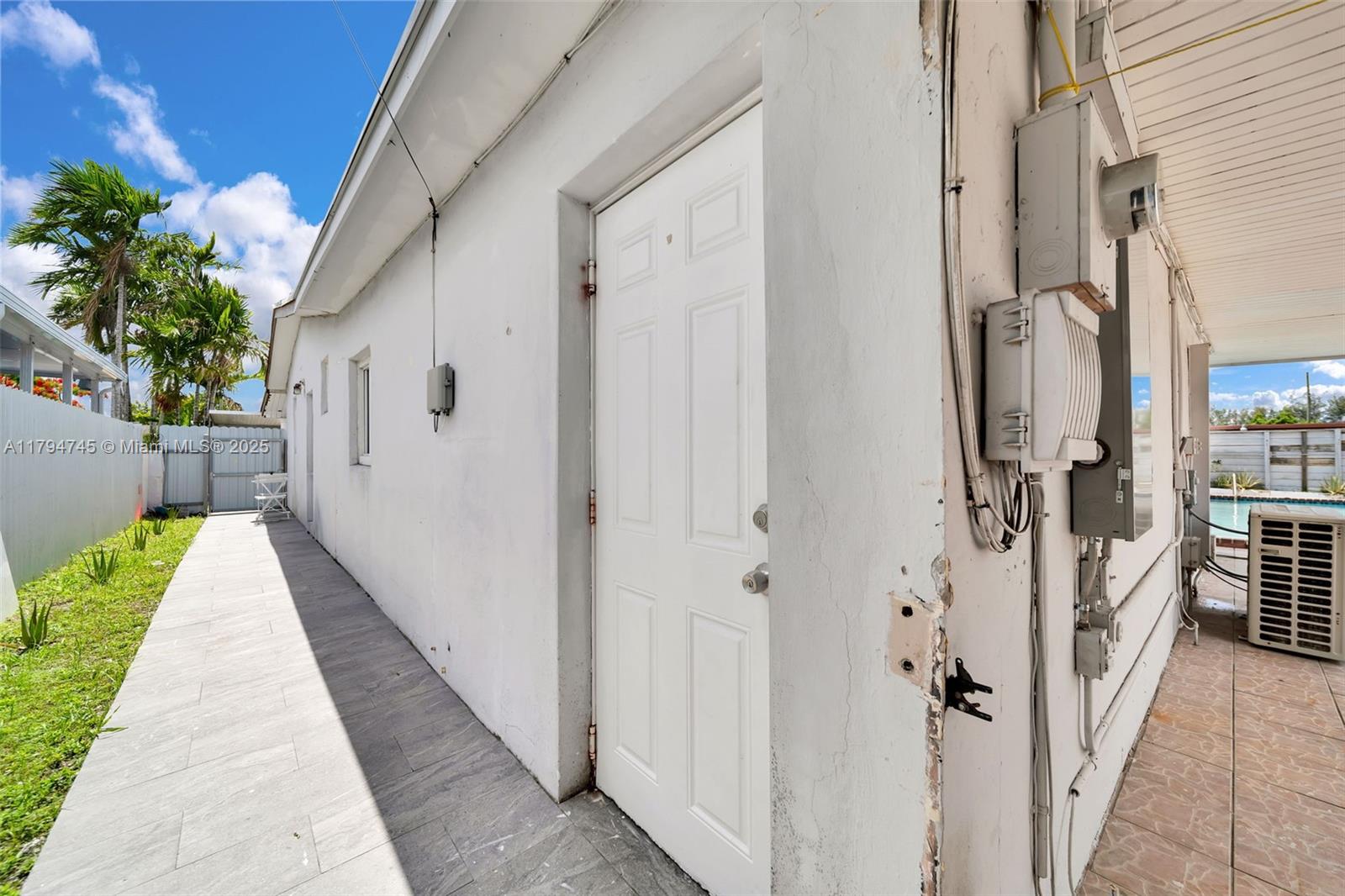 1360 W 4th Ln, Hialeah, Florida image 17