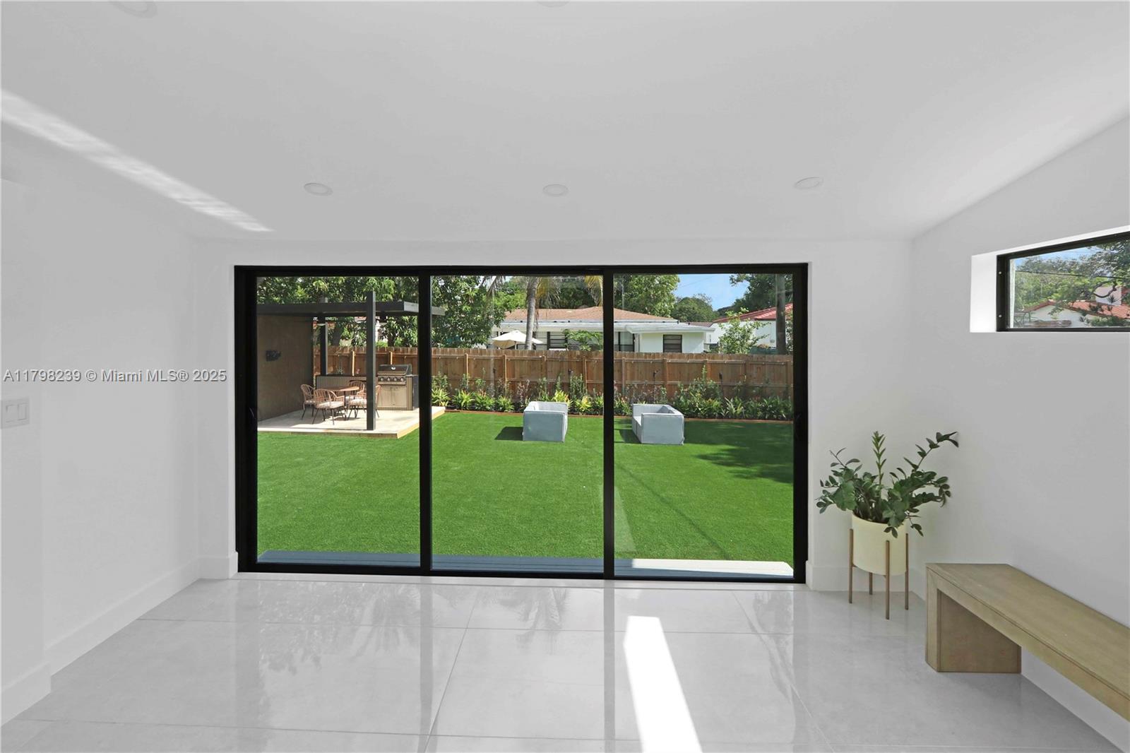 Listing Photo 16