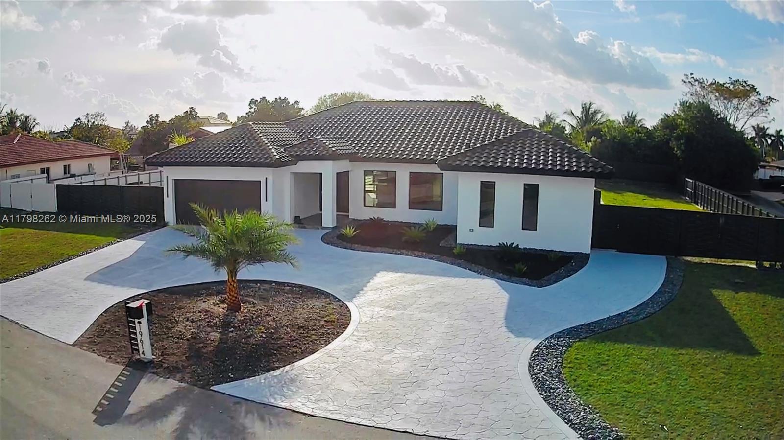 19614 SW 133rd CT  For Sale A11798262, FL