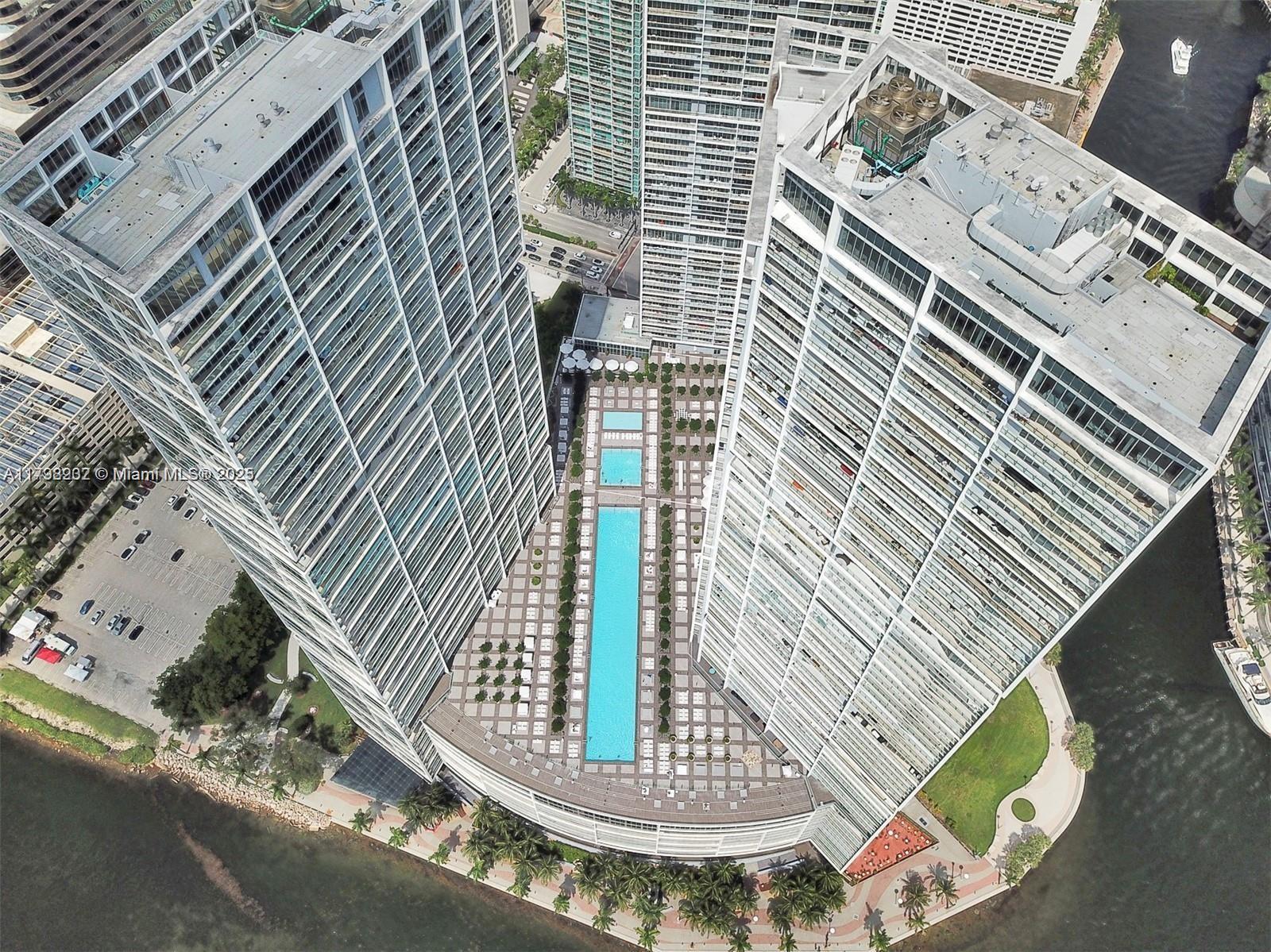 Condo for Sale in Miami, FL