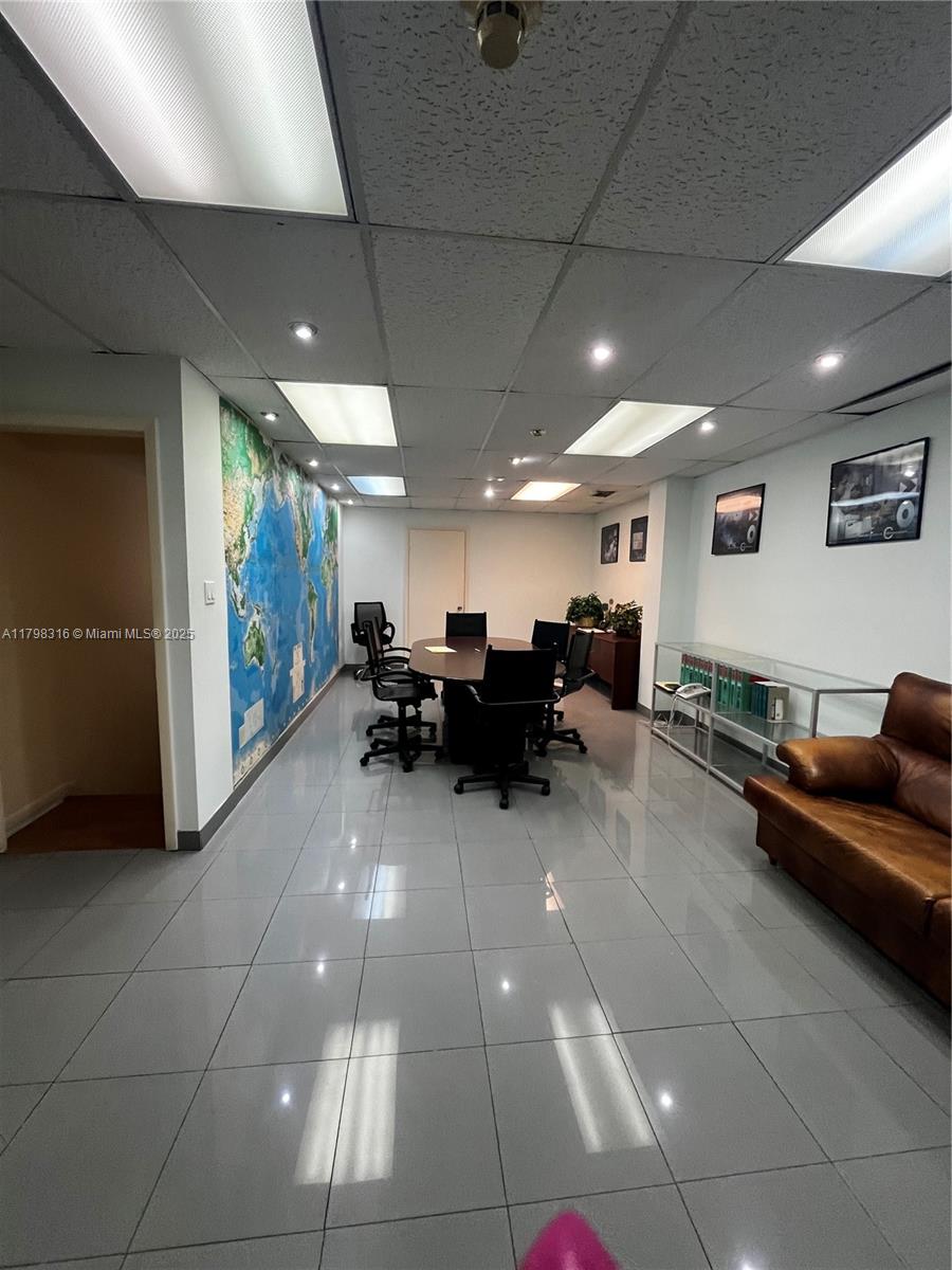 listing main picture