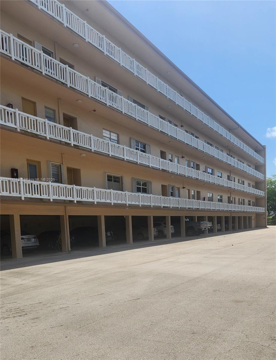 6731 Cypress Rd #110, Plantation, Florida image 3