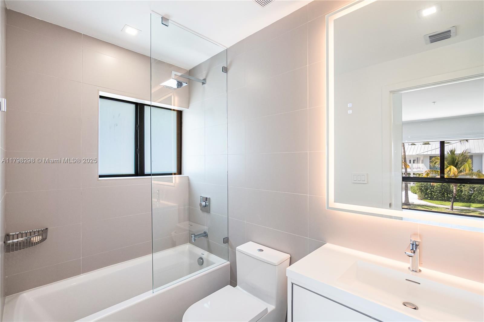 204 Sunrise Dr #204D, Key Biscayne, Florida image 18