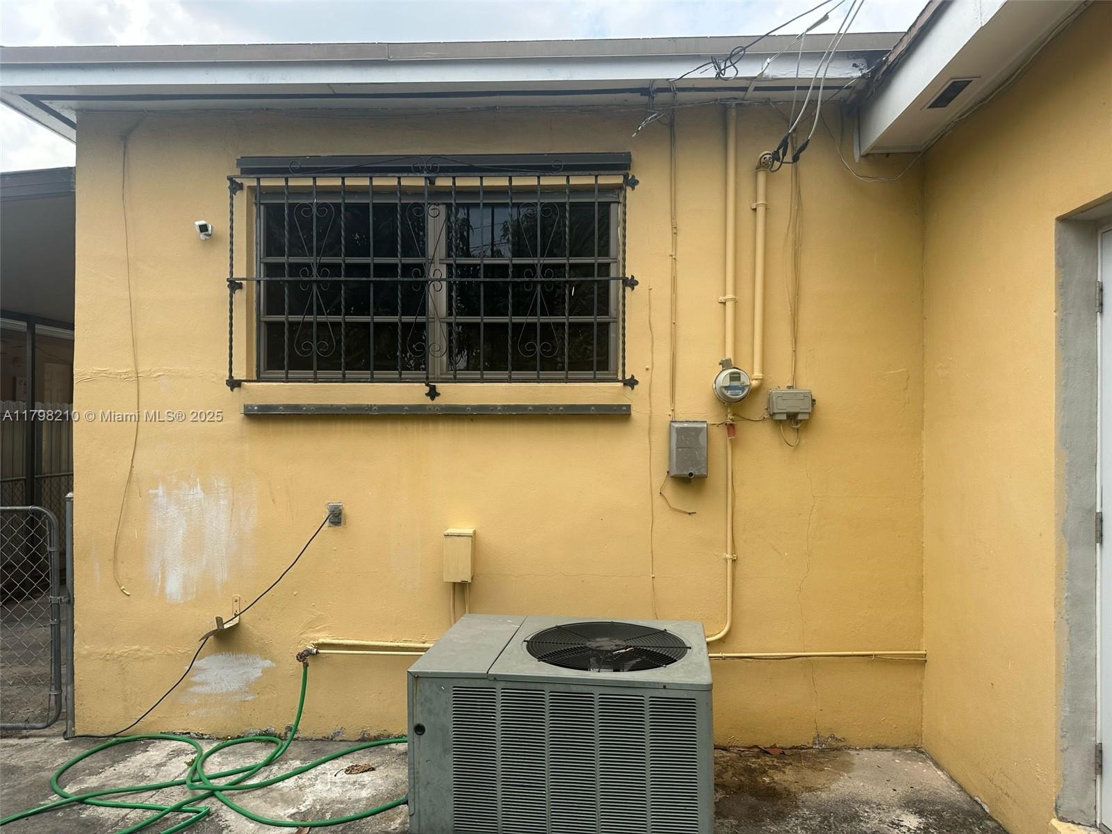 4465 E 8th Ln, Hialeah, Florida image 4