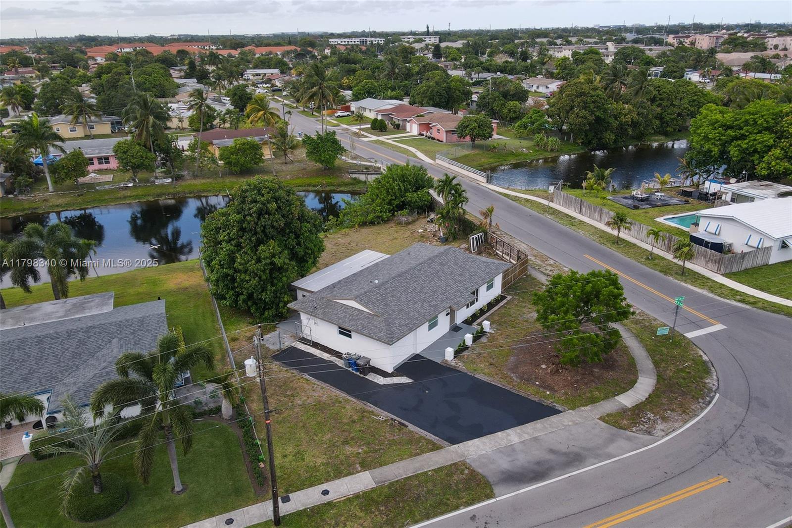 3531 NW 26th St, Lauderdale Lakes, Florida image 2