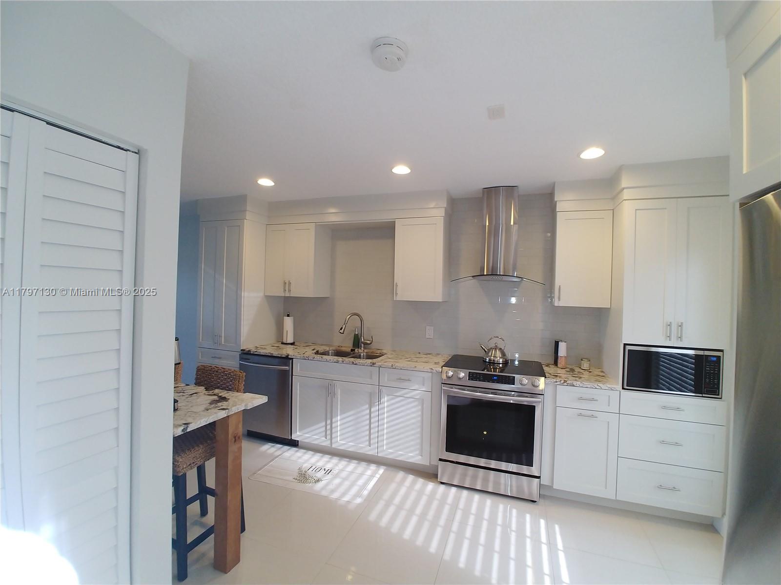Property photo # 0