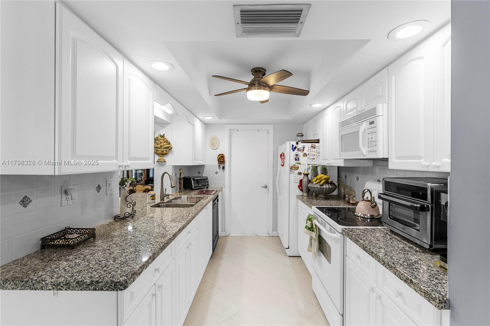 7185 E Tropical Way, Plantation, Florida image 13