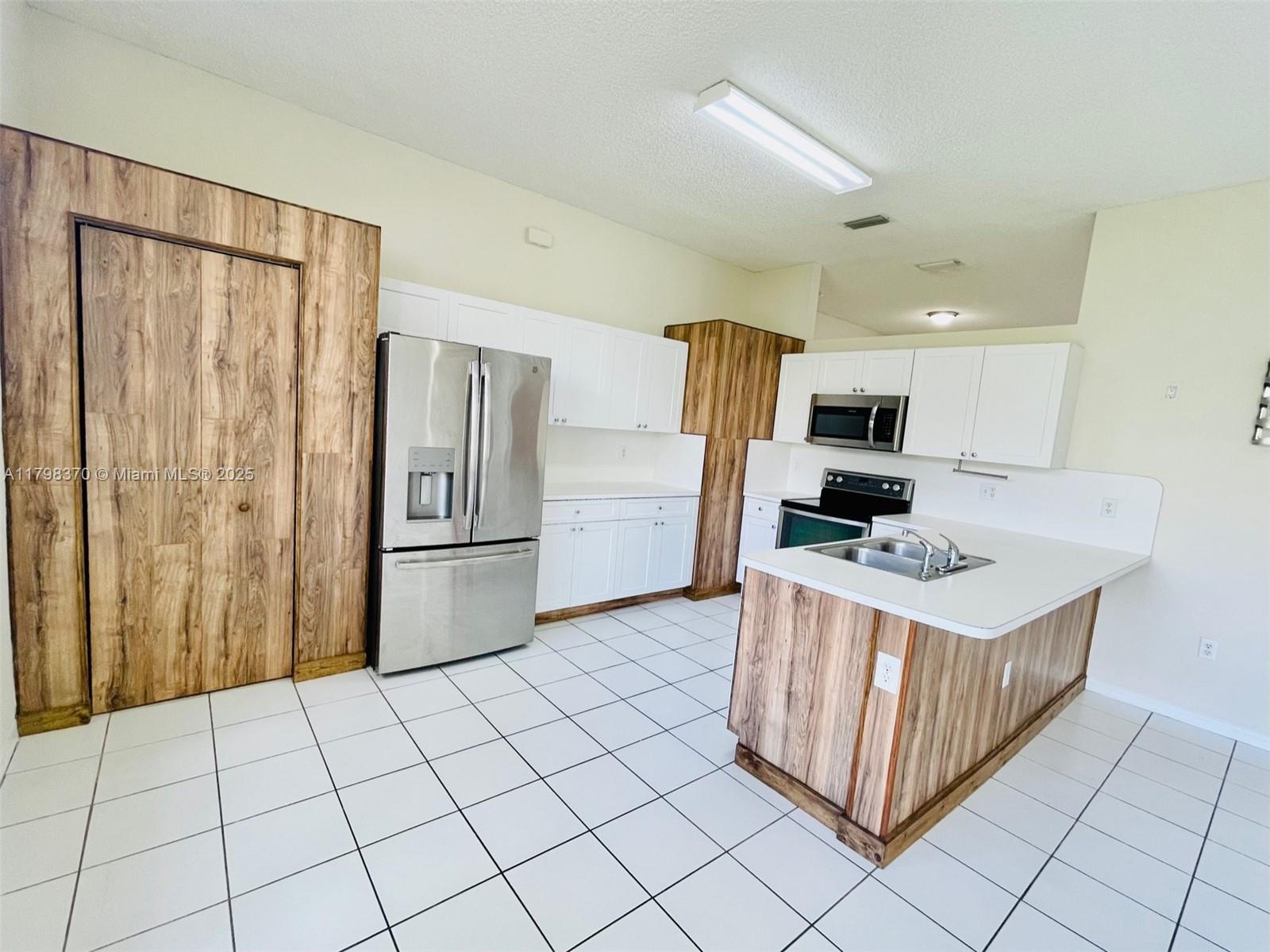 Property photo # 8