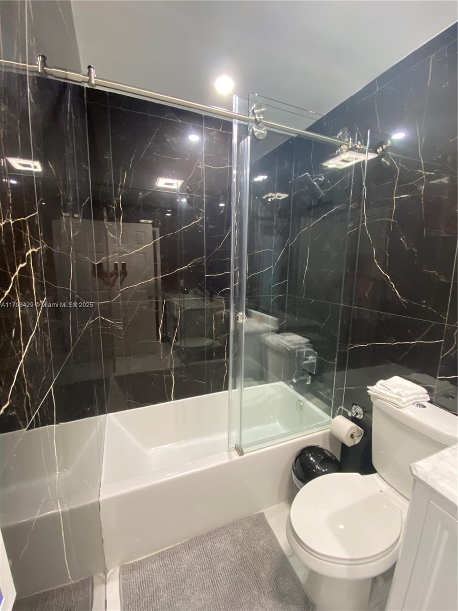 810 SW 66th Ave, Plantation, Florida image 22