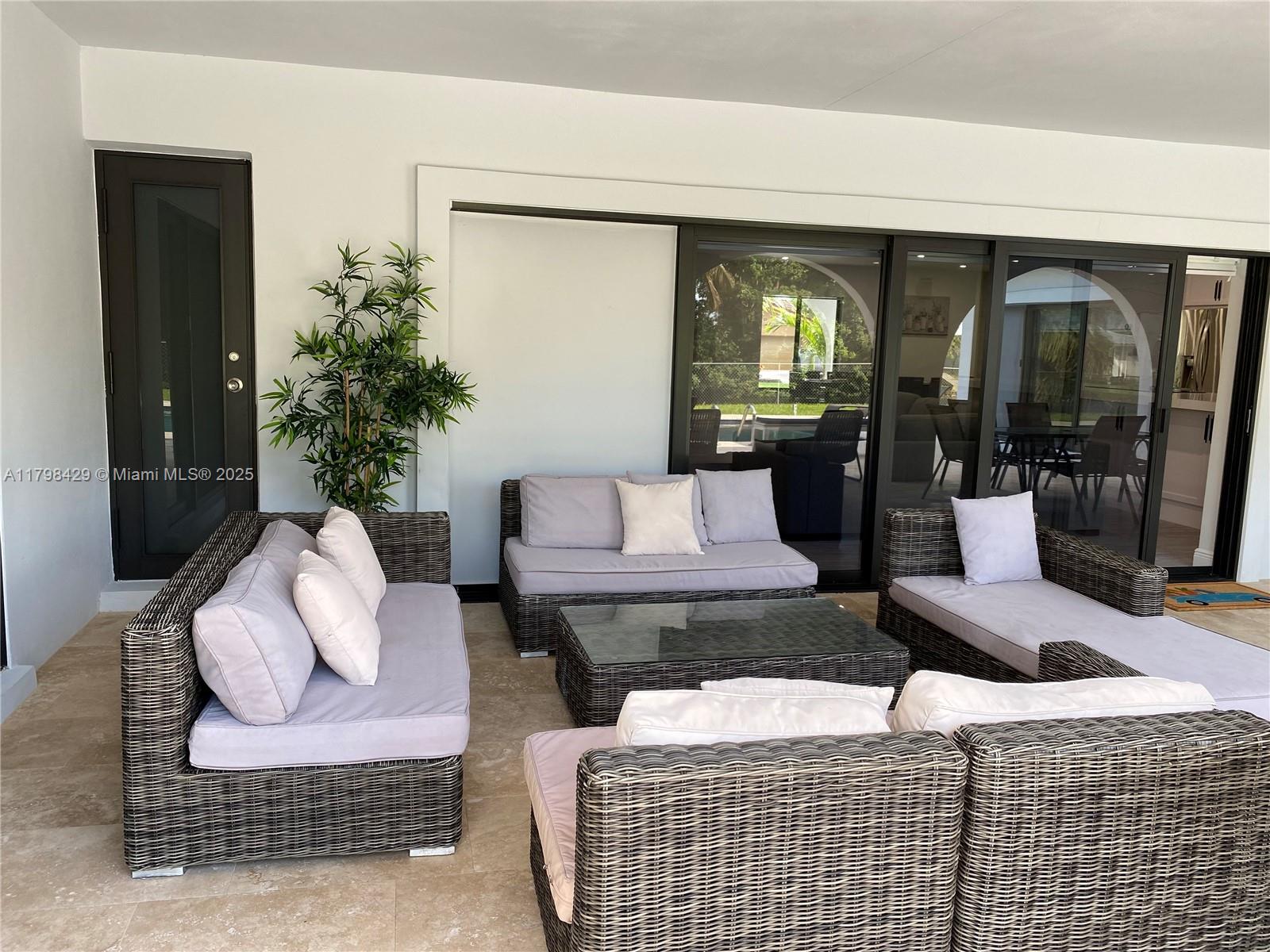 810 SW 66th Ave, Plantation, Florida image 28