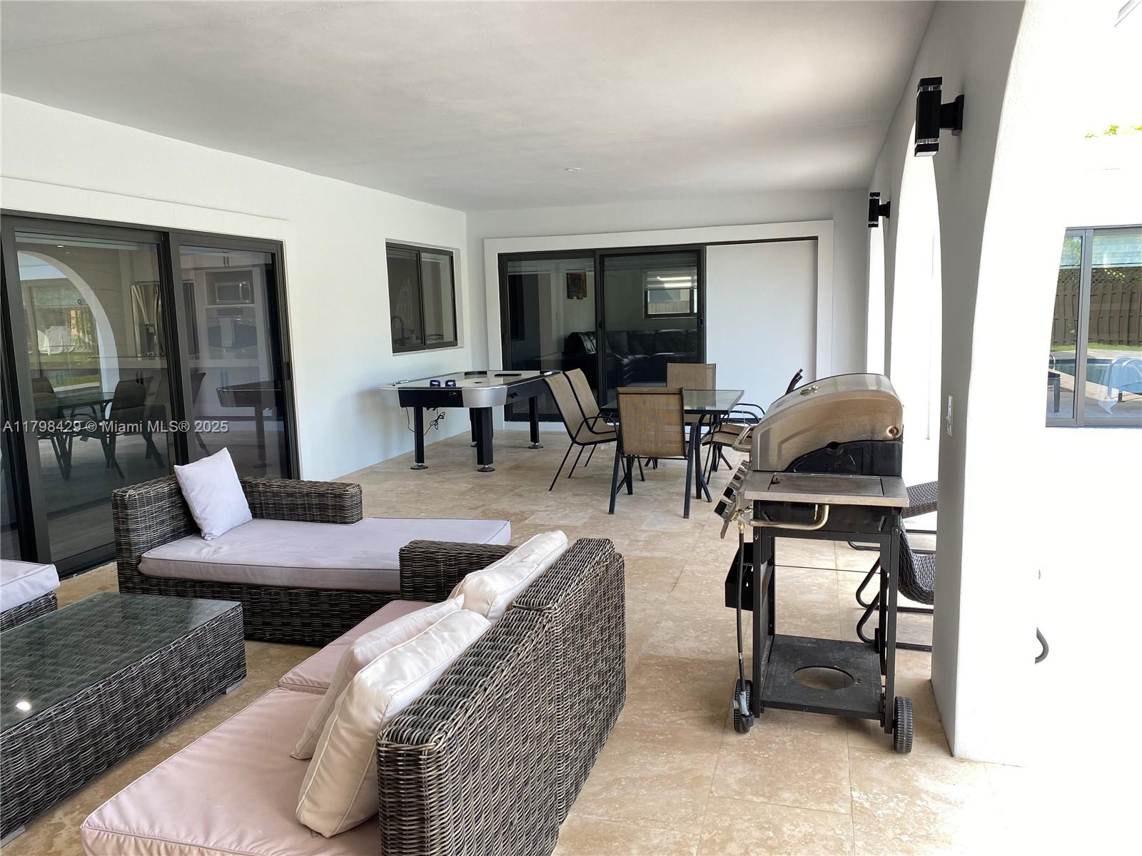 810 SW 66th Ave, Plantation, Florida image 30