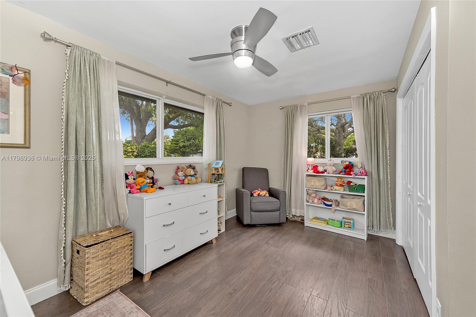 Listing Photo 10