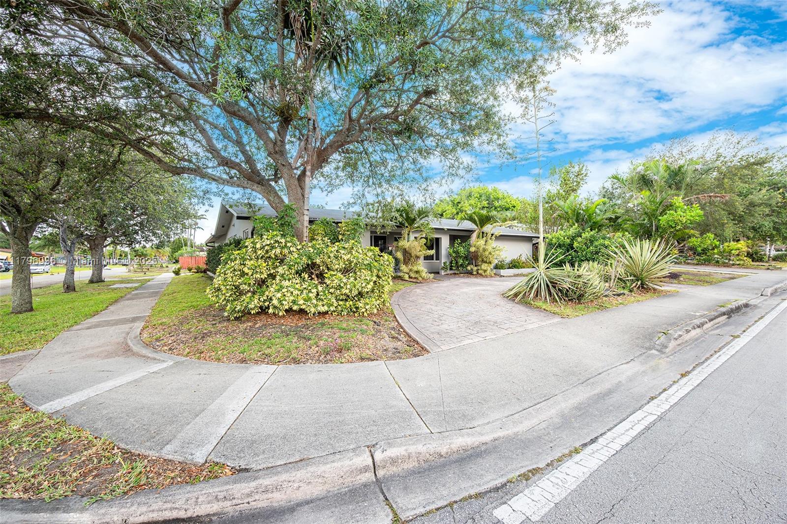 2221 N 46th Ave, Hollywood, Florida image 31