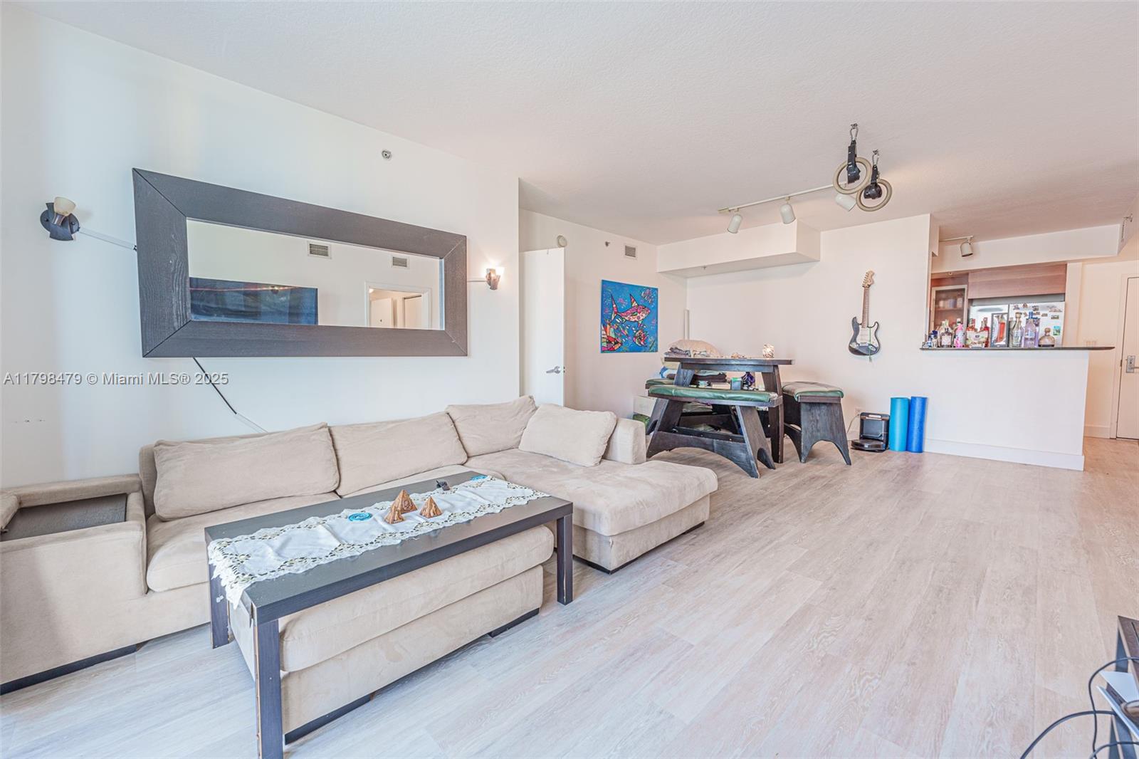 325 BISCAYNE BL #2419, Miami FL 33131
