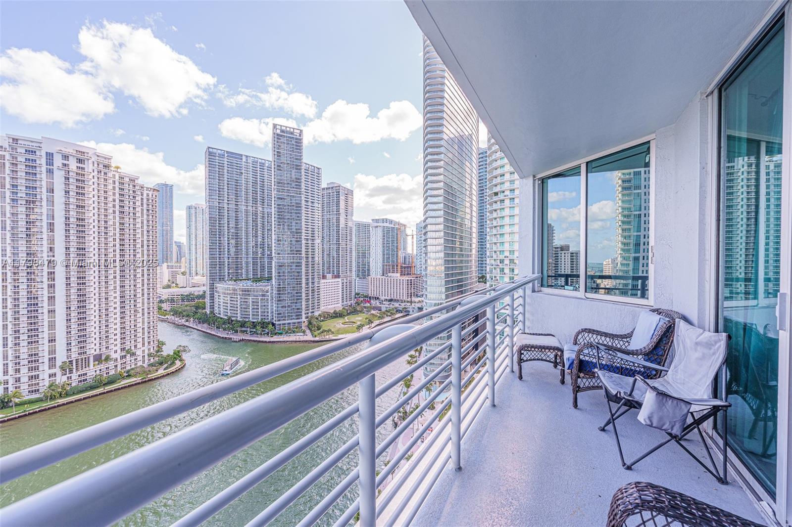 325 BISCAYNE BL #2419, Miami FL 33131