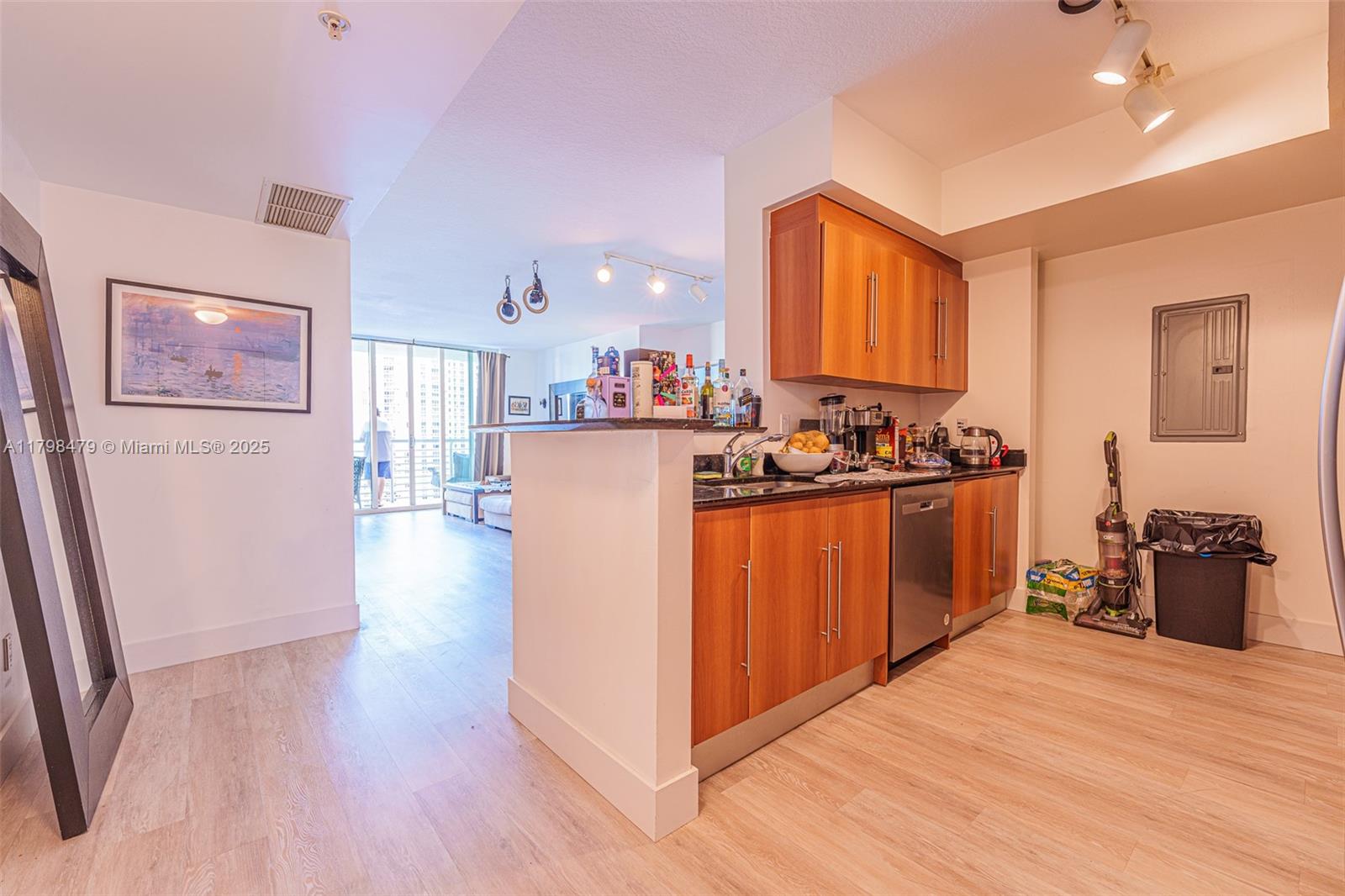 325 BISCAYNE BL #2419, Miami FL 33131