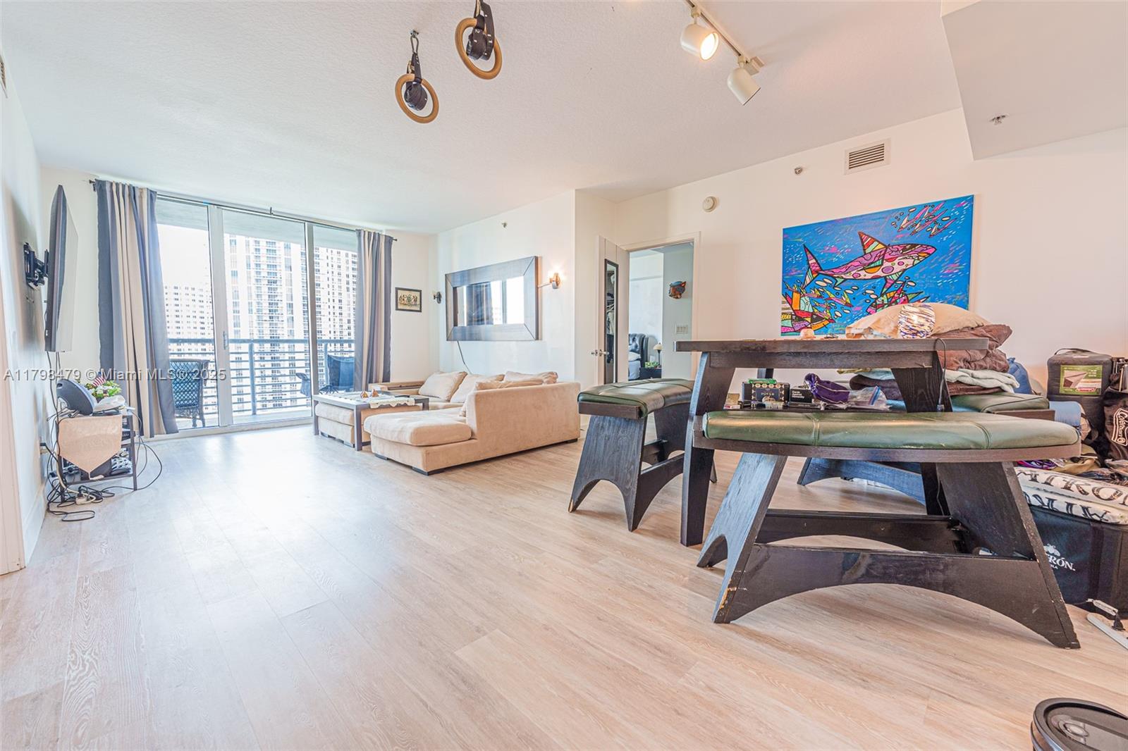 325 BISCAYNE BL #2419, Miami FL 33131