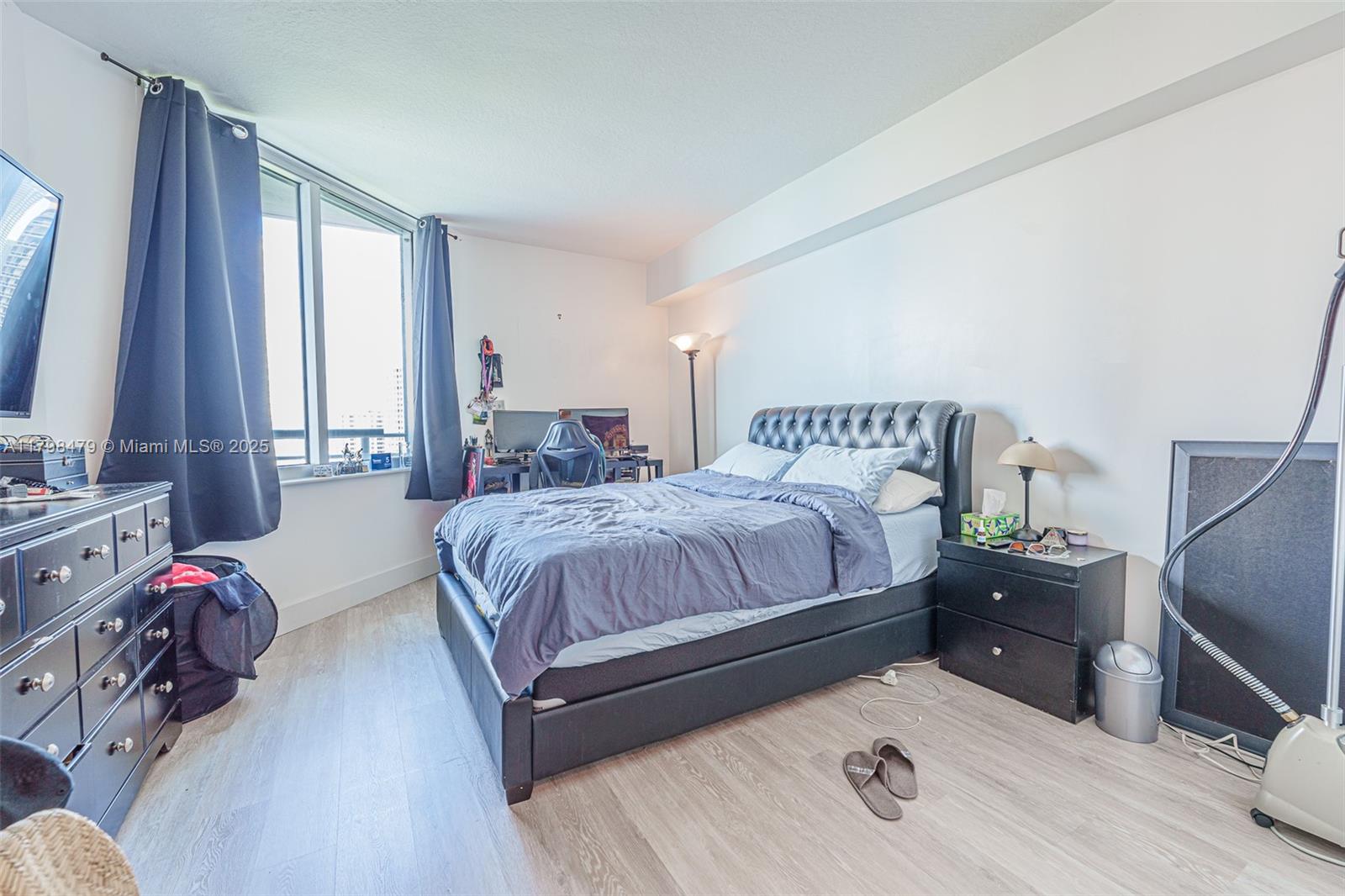 325 BISCAYNE BL #2419, Miami FL 33131