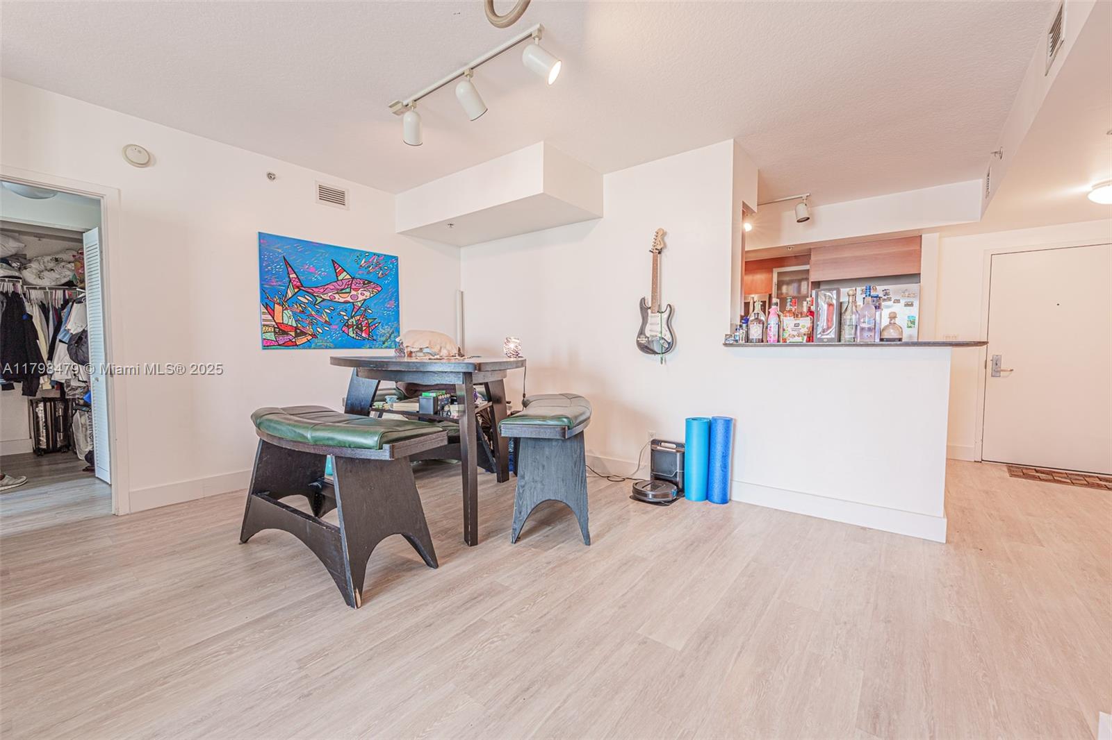 325 BISCAYNE BL #2419, Miami FL 33131