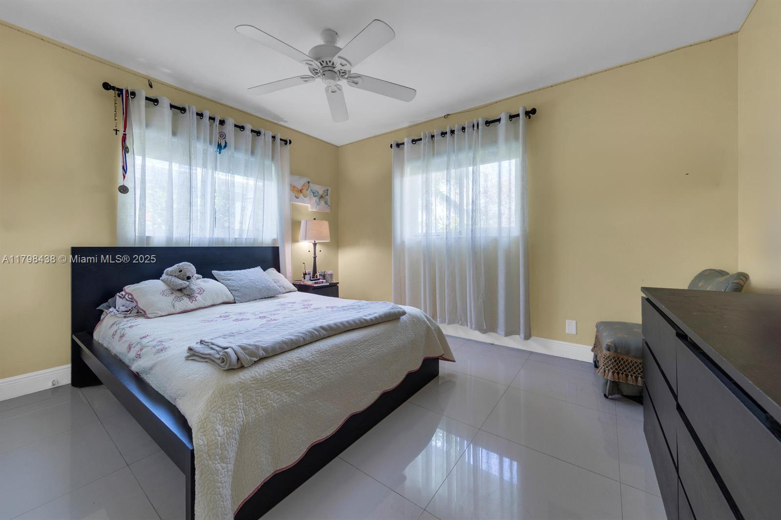 4221 NE 16th Ave, Oakland Park, Florida image 26