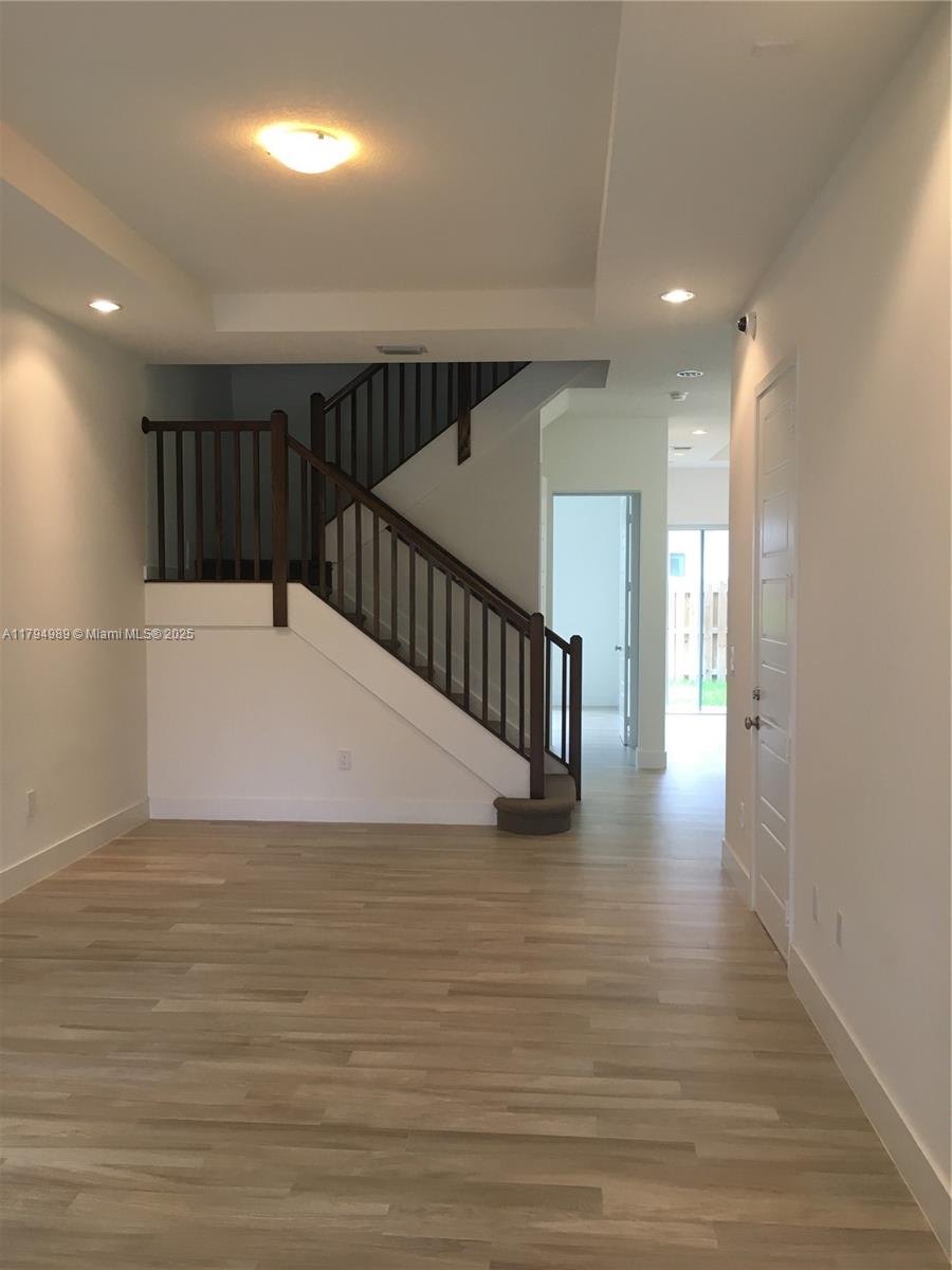 Listing Photo 10