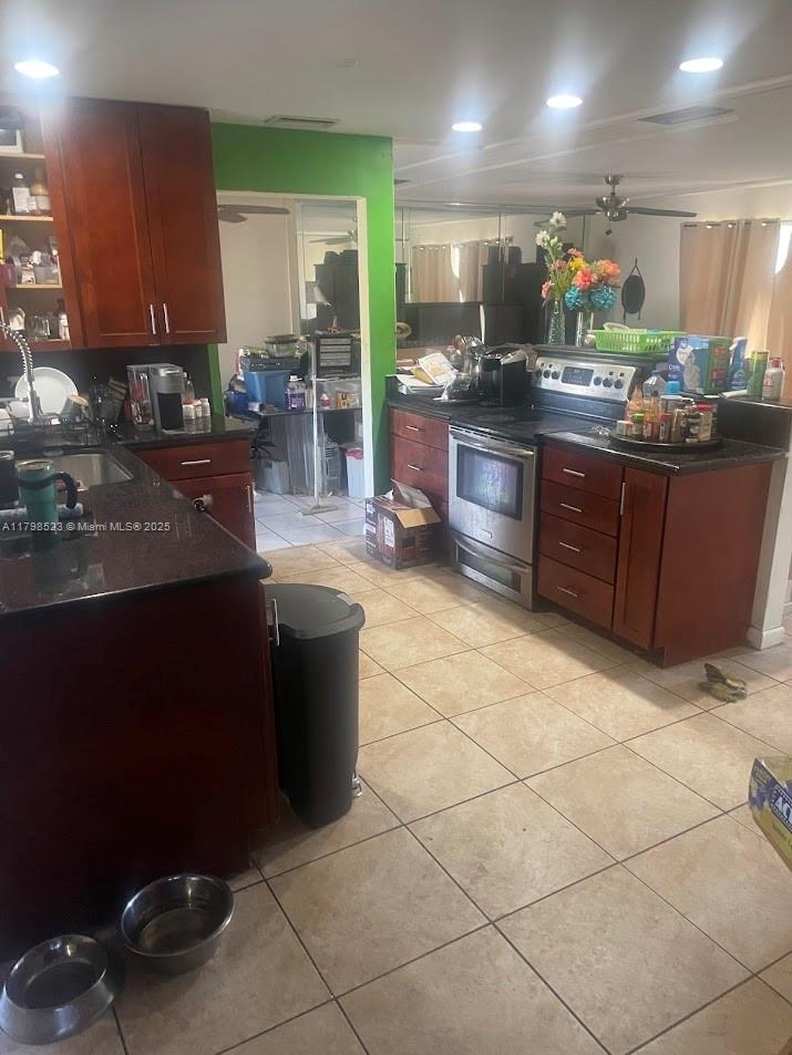 6933 NW 9th St, Margate, Florida image 2