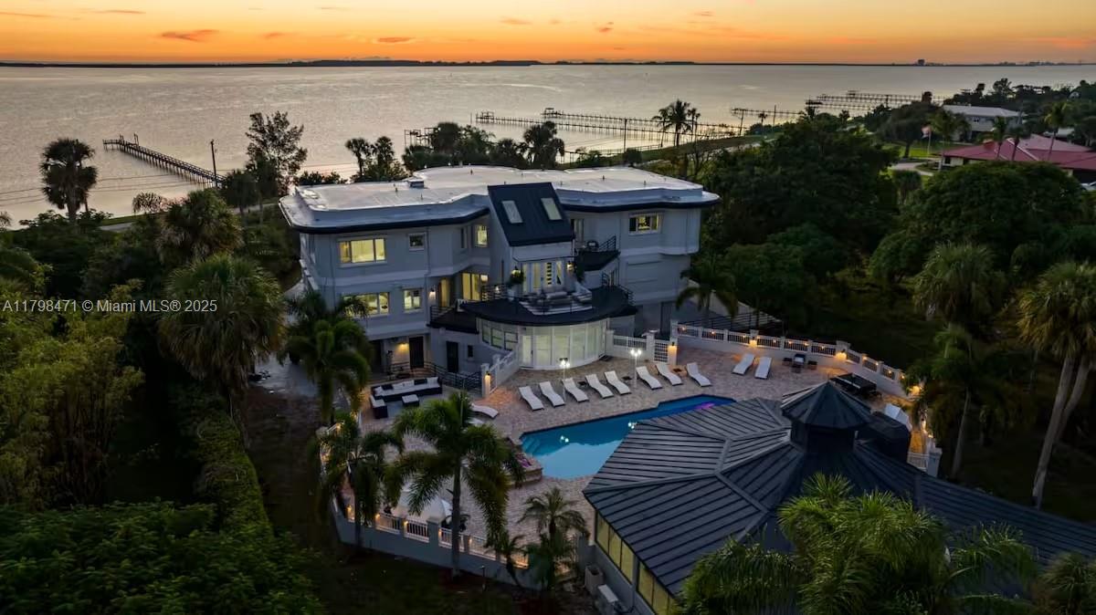 2827 Indian River Dr, Fort Pierce, Florida 34982