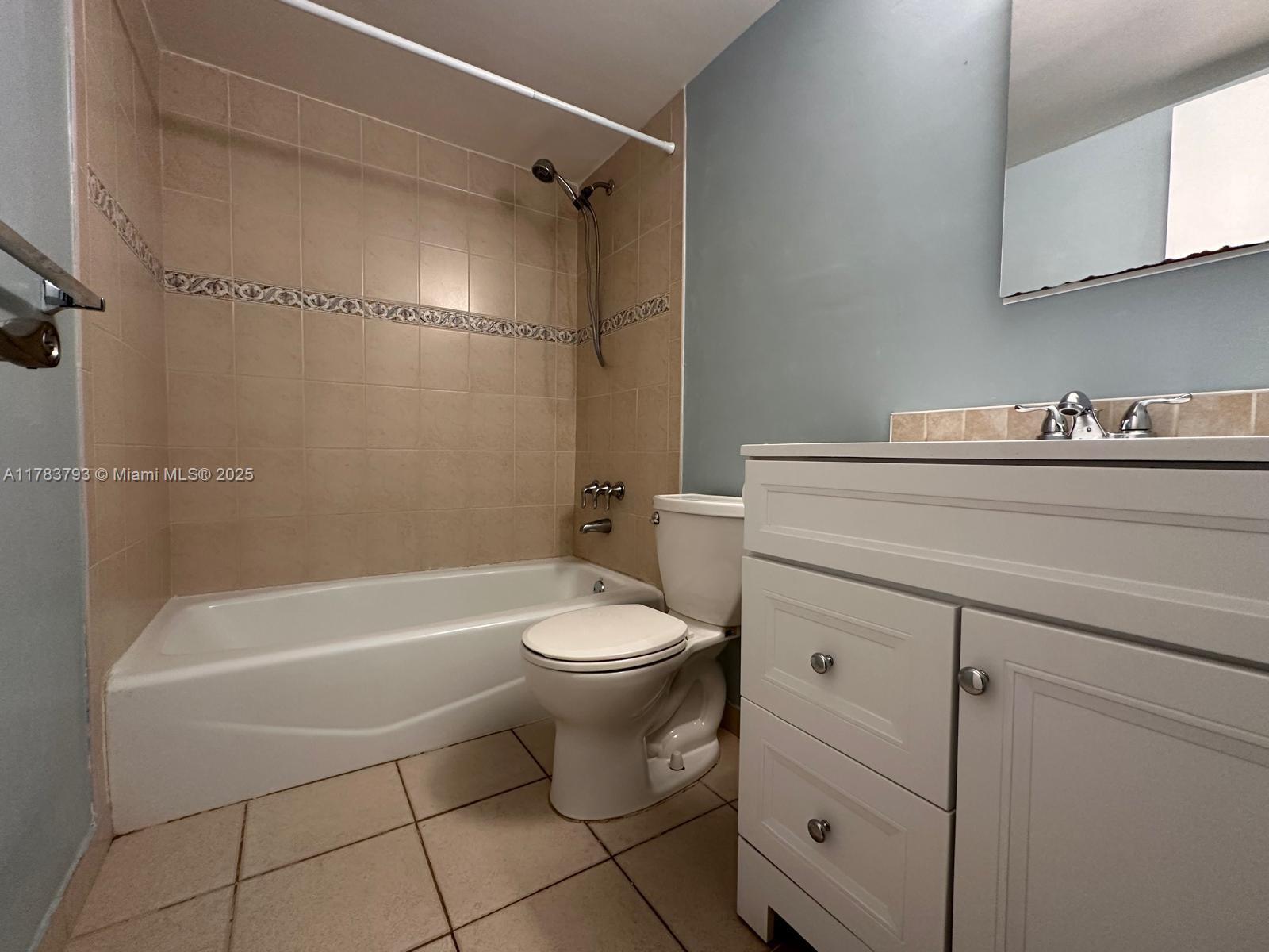 Listing Photo 11