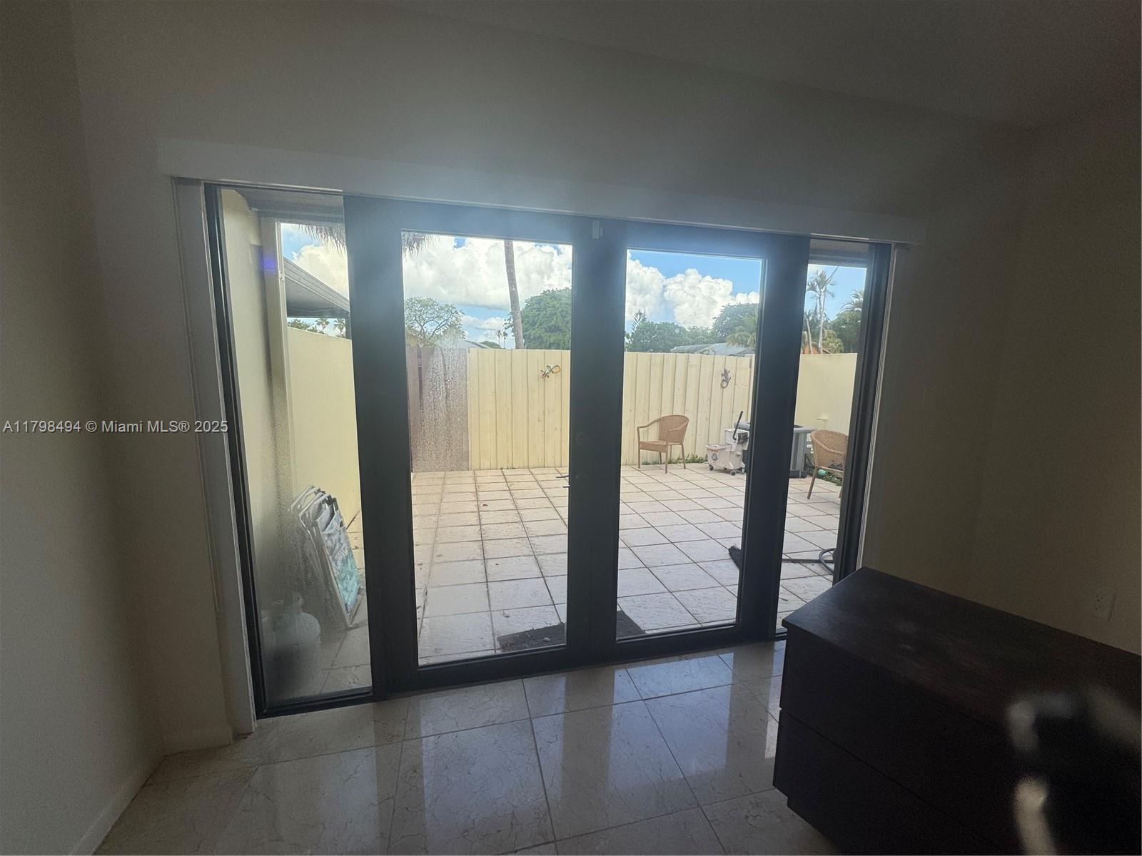 19040 NW 65th Ct, Hialeah, Florida image 5
