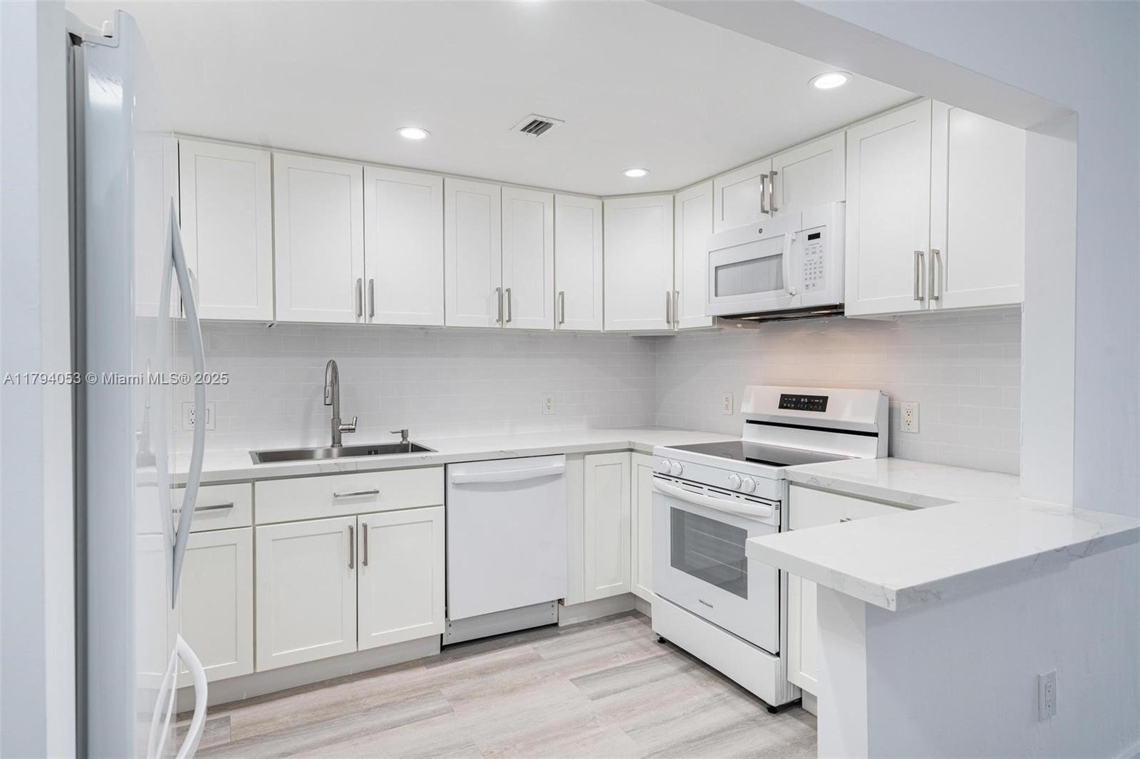 Property photo # 9