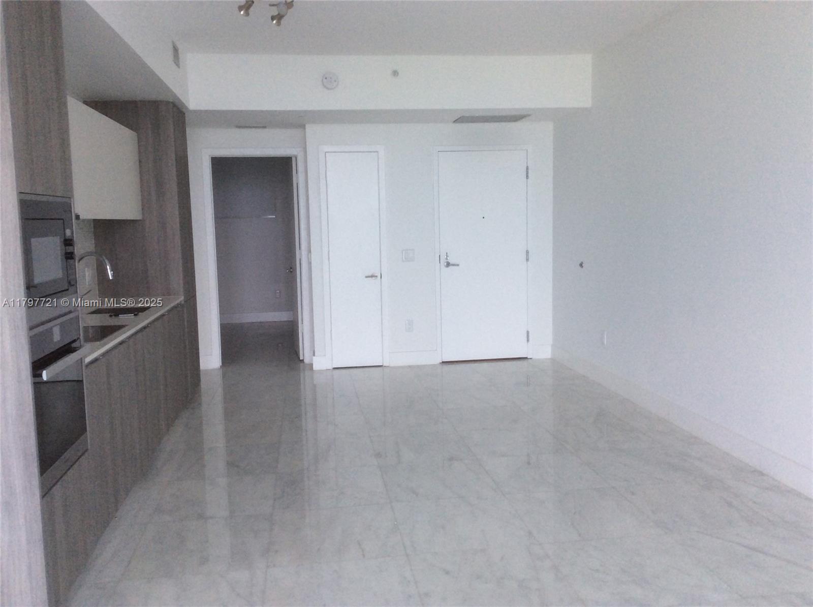 2900 NE 7 st #3006, Miami FL 33137