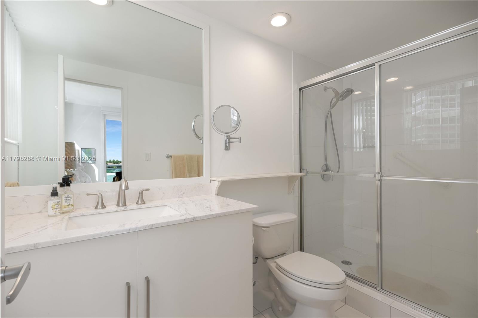 Listing Photo 12