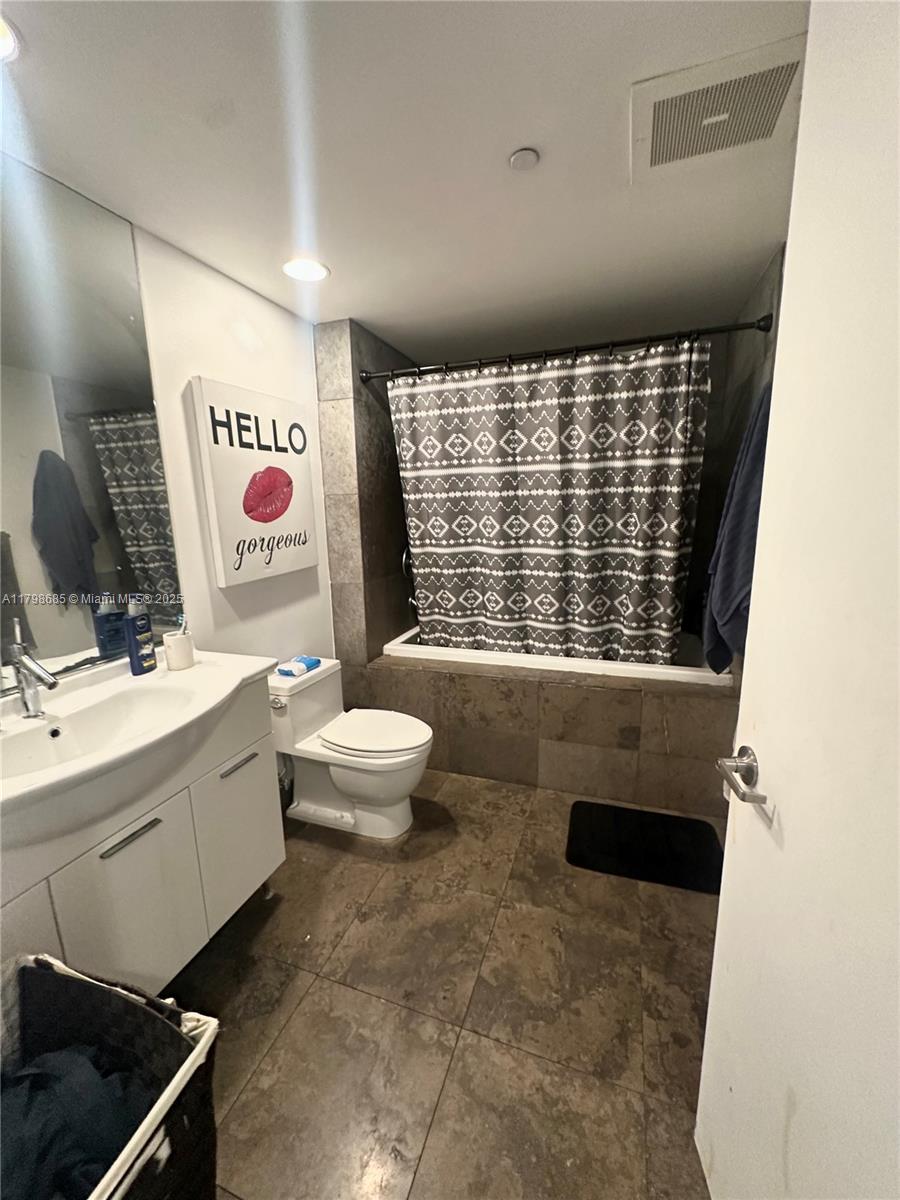 475 Brickell Ave #3010, Miami FL 33131