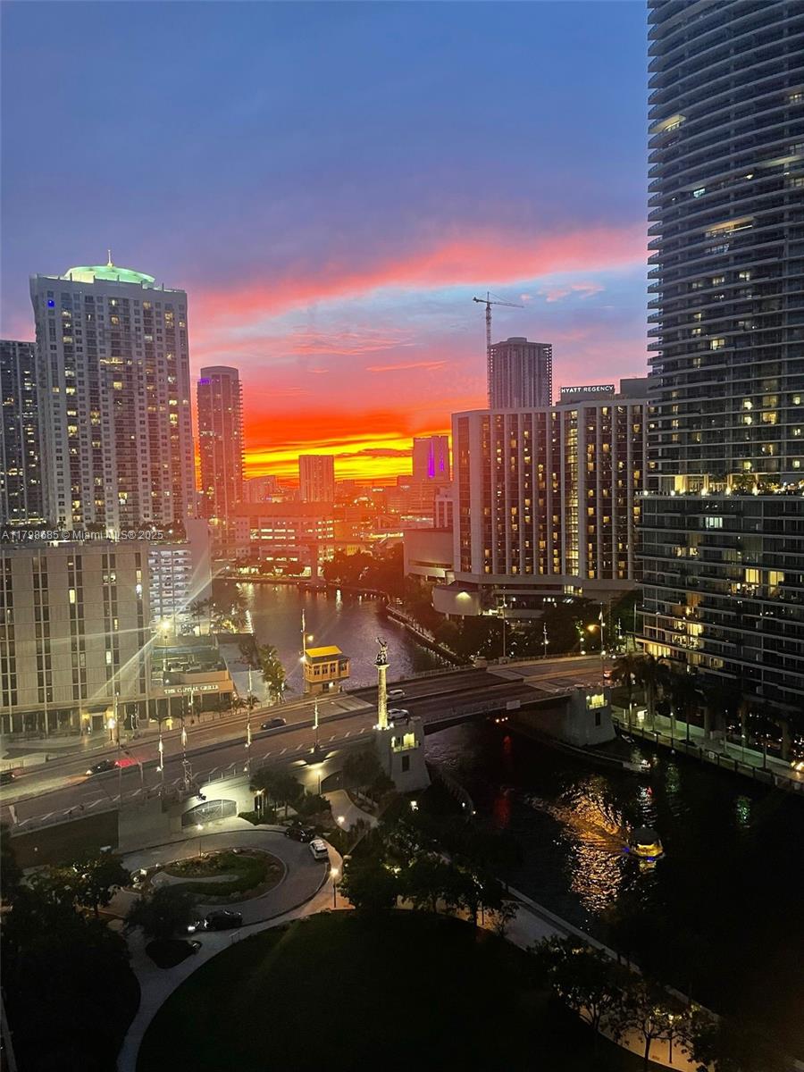 475 Brickell Ave #3010, Miami FL 33131